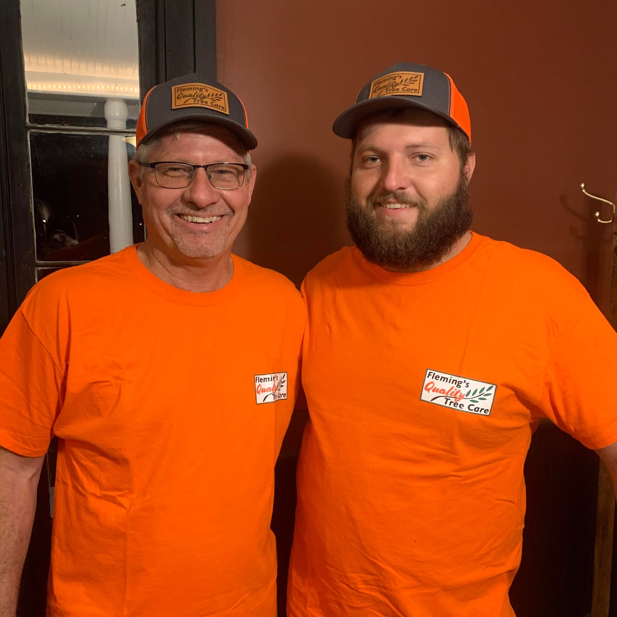 Professional tree service team in Manning, SC Professional tree removal and stump grinding team in Manning SC - Licensed and insured tree service experts